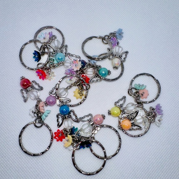 New Angel Acrylic Keychain Pendant - Picture 6 of 8